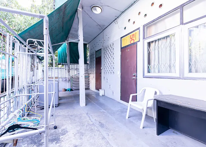 Freesia Saladaeng Silom 2*