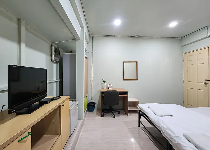 Freesia Saladaeng Silom Hotel 2*