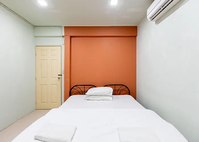 Freesia Saladaeng Silom 2*